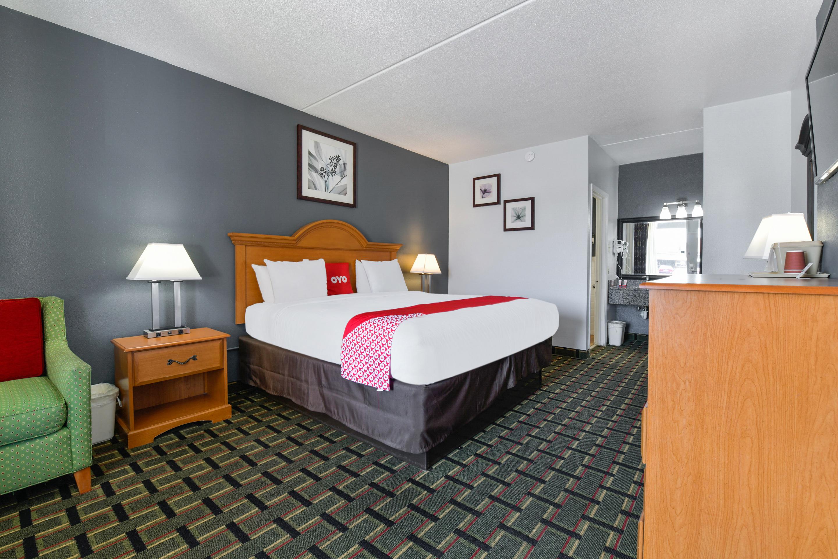 Oyo Park - Valdosta Area Hotel